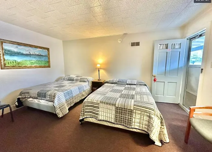 Flora Motel Hotel 2*